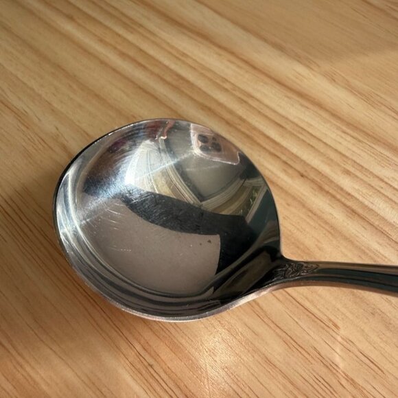 Vtg International INS154 Laddle Solid Roses Stainless Flatware 6-1/4" - Picture 4 of 9